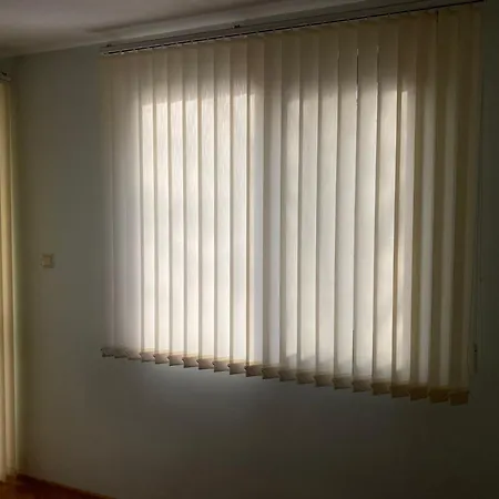 דירה Sunny 2-bedrooms וארנה