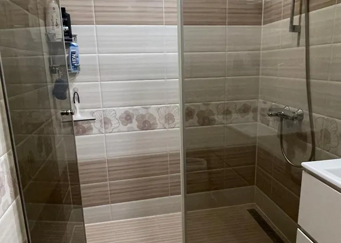 Sunny 2-bedrooms דירה