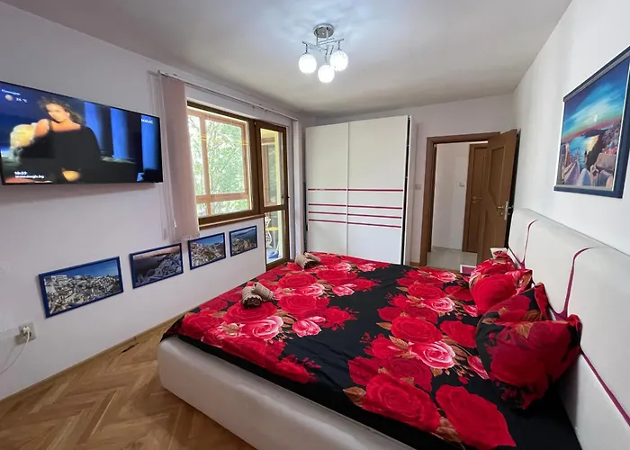 Sunny 2-bedrooms וארנה